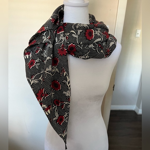 TORY BURCH Retro Batik Reversible Square 100% Silk Floral Scarf - Picture 3 of 10